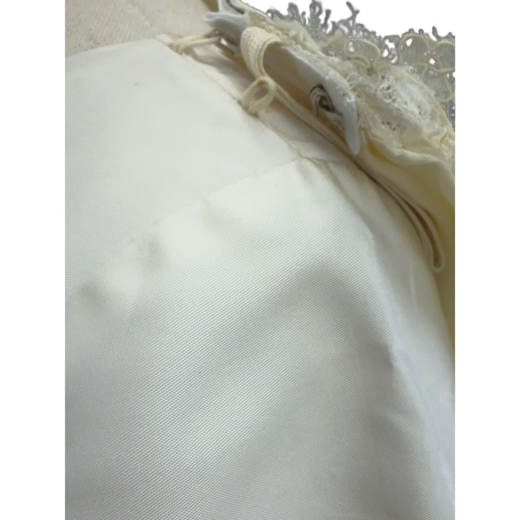 Vintage 1960s Women's XS Alfred Angelo Satin Lace Wedding Dress w Train