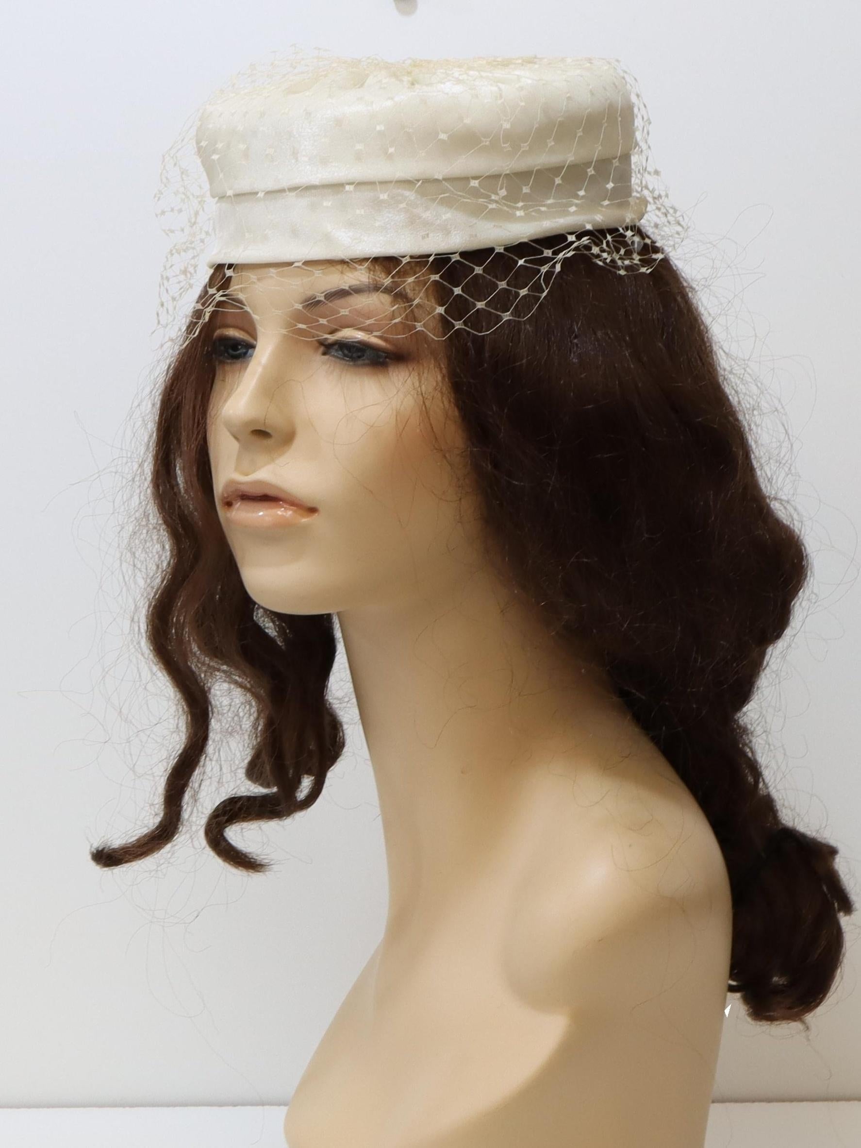 Womens Accessories - Pillbox Hat