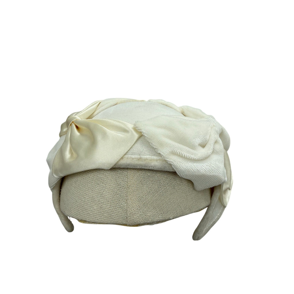 Vintage 1950s Clover Lane White Satin Velveteen Bow Cap Hat