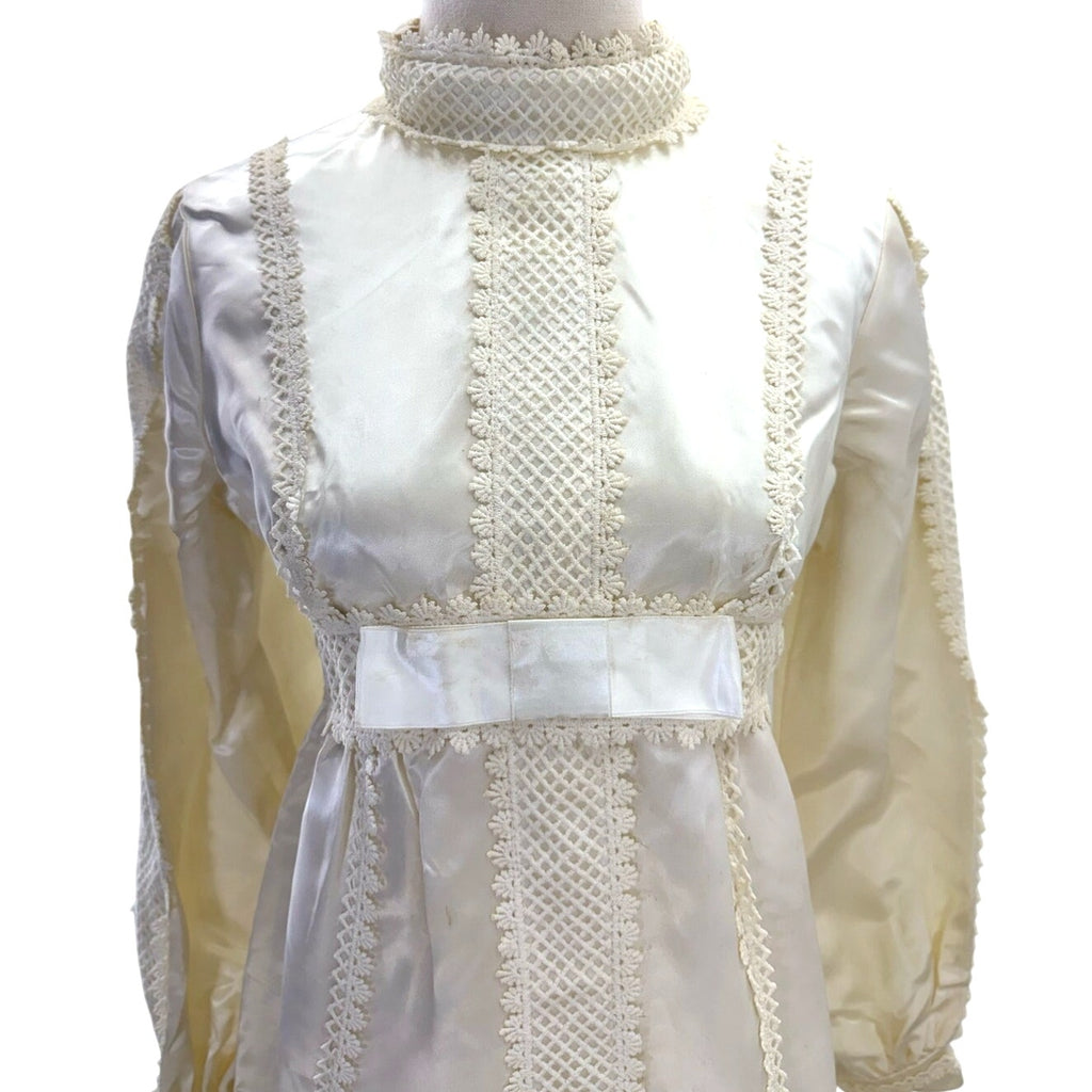 Vintage 1970s Union Made Satin Wedding Dress w/ Train Lace Trim Women's Small