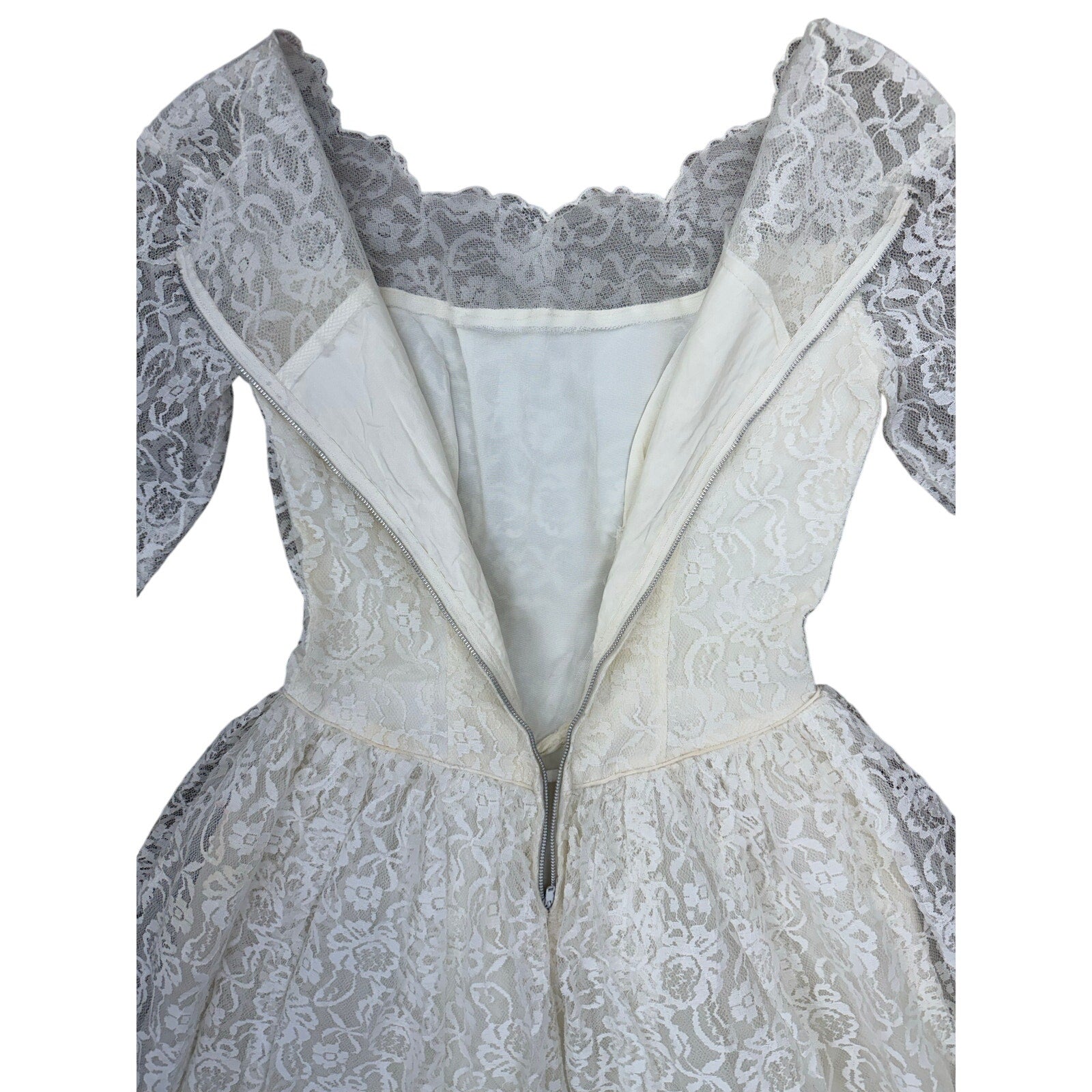 Vintage 1960s White Lace Wedding Dress Long Sleeve Floor Length XS S