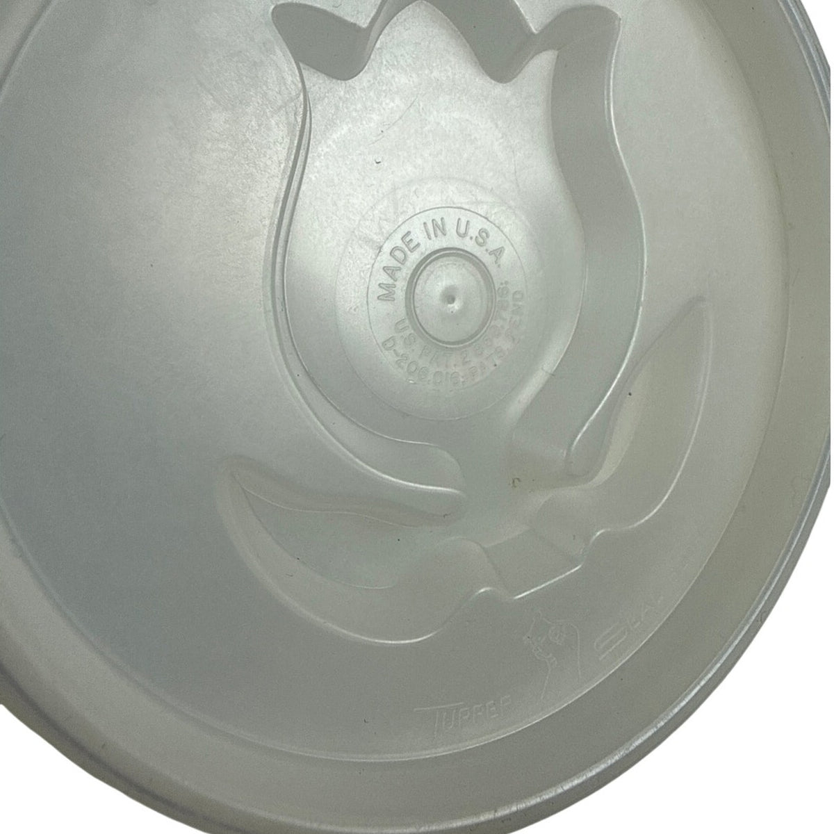 Vintage 70s Tupperware Jel-N-Serve Jello Mold Bowl with Lid Tulip Design 8”