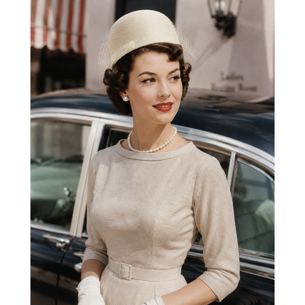 Vintage 1960s Ivory Pillbox Hat with Veil Mod Wedding Cocktail Cap