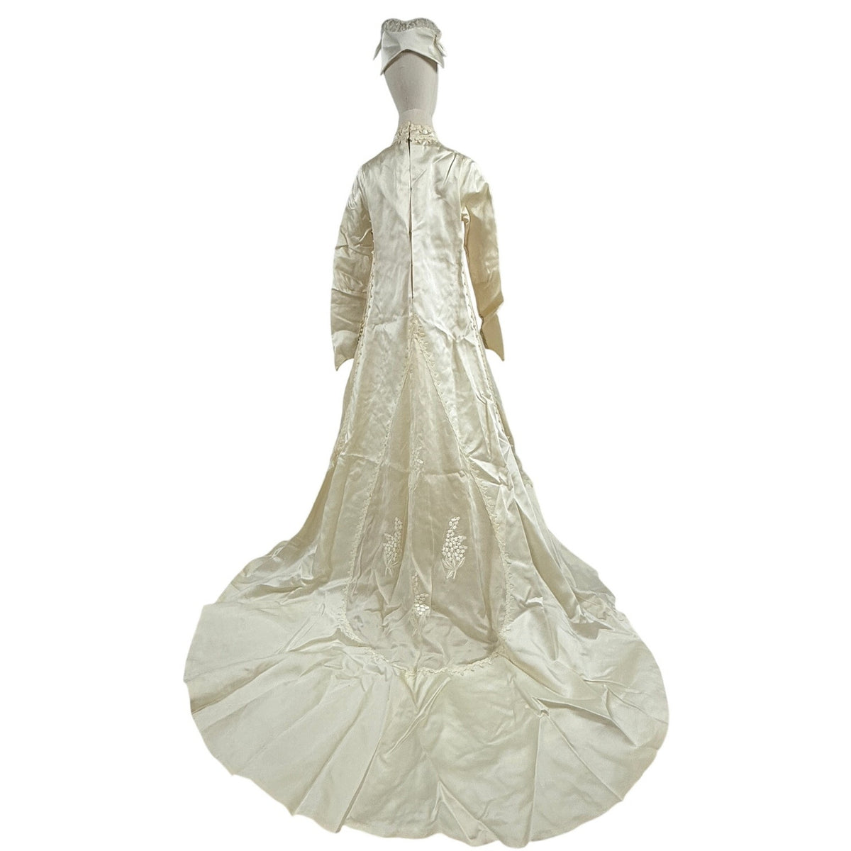 Vintage 1960s William Cahill Ivory Satin Wedding Dress Train Women's XS