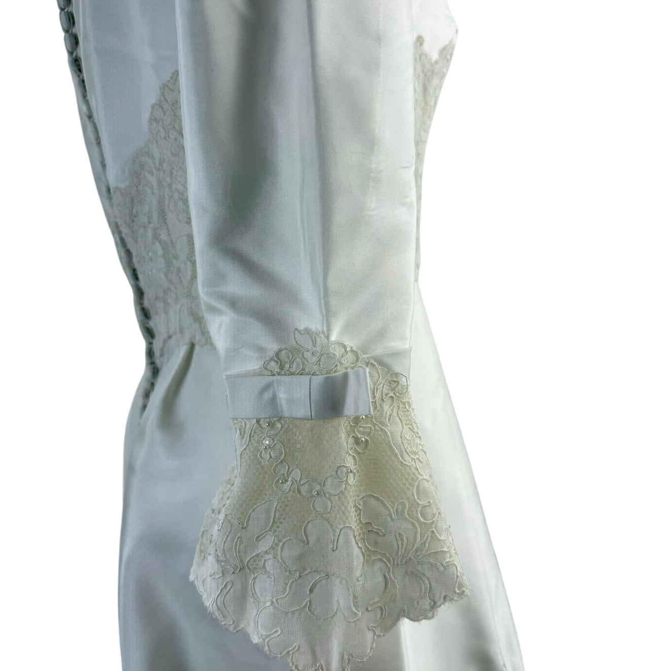 Vintage 1960s Women's XS Alfred Angelo Satin Lace Wedding Dress w Train
