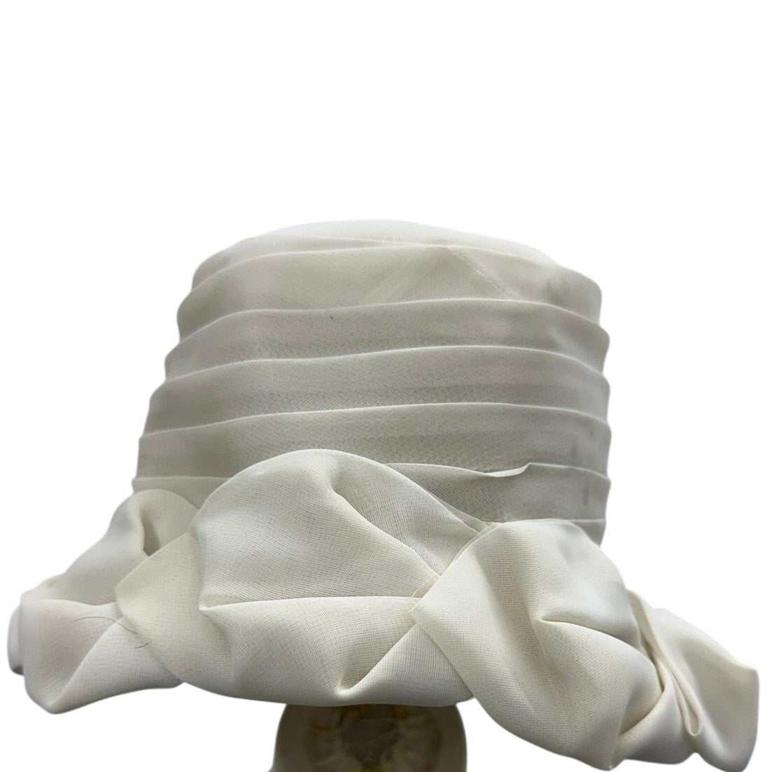 Vintage 1960s Cream Bow Cloche Hat Sheer Layered Brim Formal Church