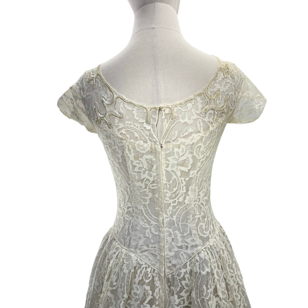 Vintage 1950s Lace Wedding Dress Train Off White Cap Sleeve Bridal Gown XS