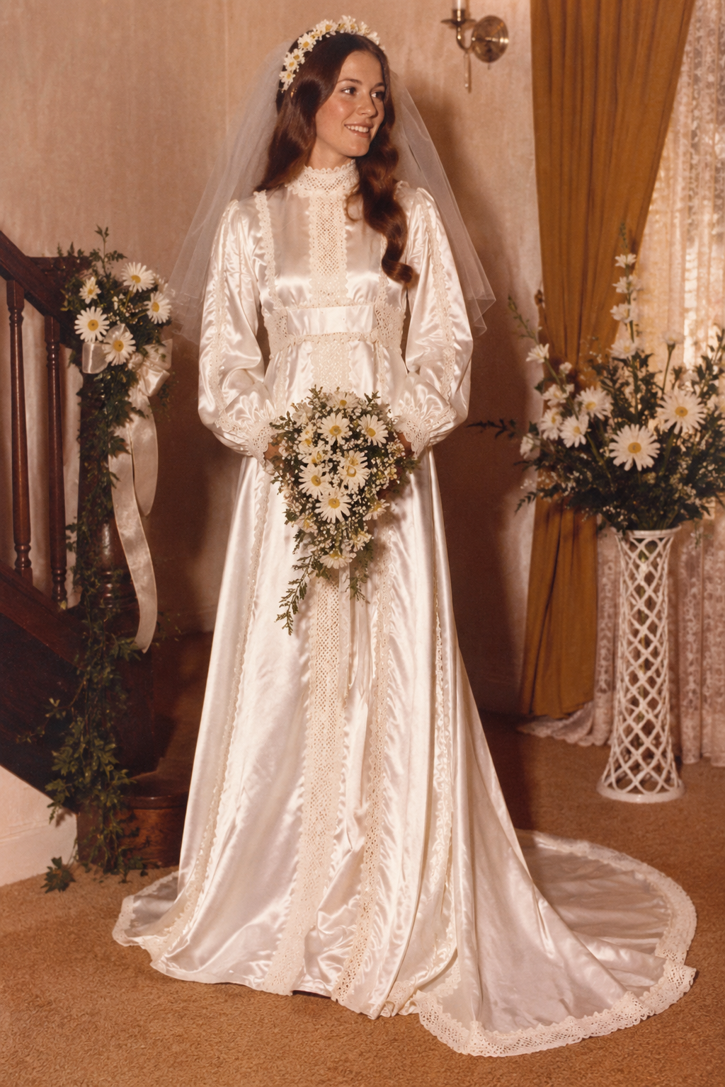 Vintage 1970s Union Made Satin Wedding Dress w/ Train Lace Trim Women's Small