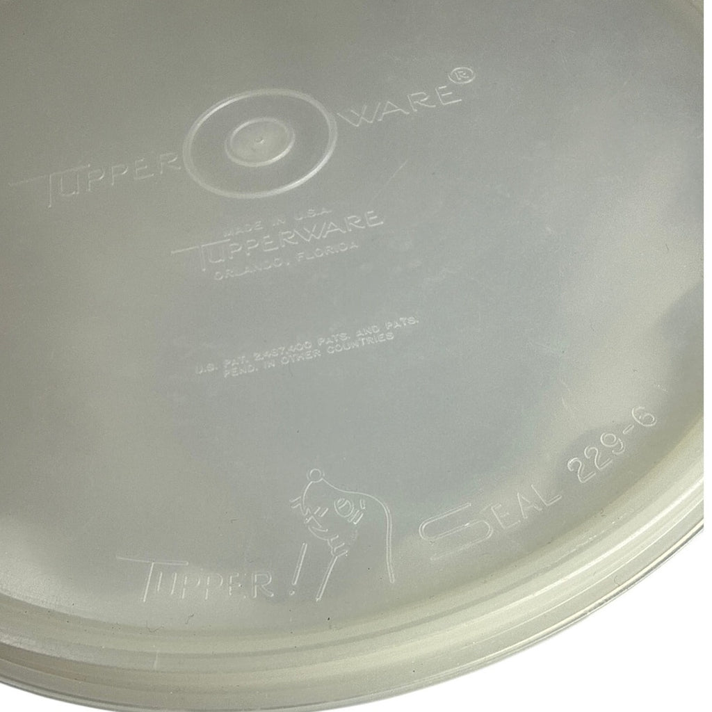 Vintage 70s Tupperware Jel-N-Serve Jello Mold Bowl with Lid Tulip Design 8”
