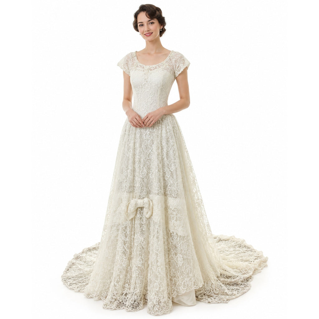 Vintage 1950s Lace Wedding Dress Train Off White Cap Sleeve Bridal Gown XS