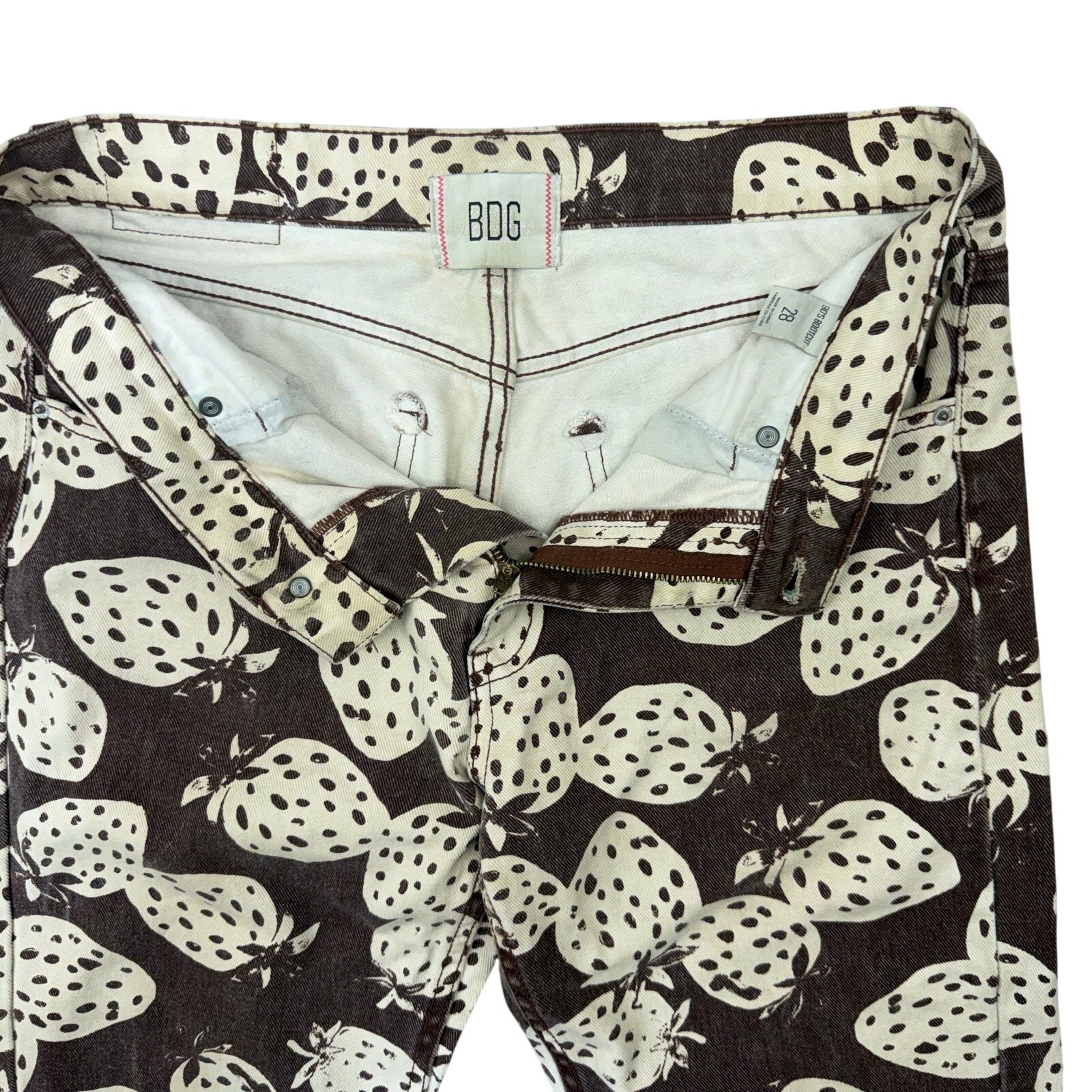 BDG Strawberry Print Bootcut Jeans Women’s 28 Y2K 90s Style Denim