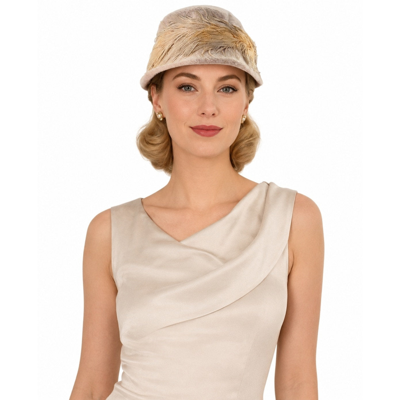 Vintage 1960s Beige Feather Cloche Bucket Hat Women’s Size 7.5